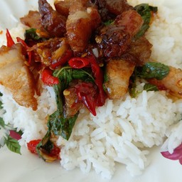 ข้าวกะเพราหมูกรอบ