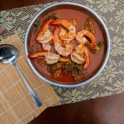 แกงส้มกุ้งผักรวม