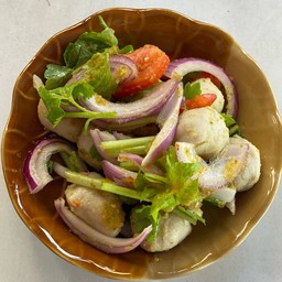 ยำลูกชิ้นเนื้อ