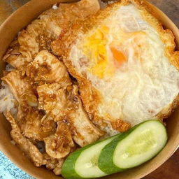 ข้าวหมูชิ้นกระเทียม