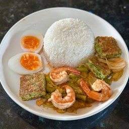 ข้าว+แกงส้มชะอมกุ้ง
