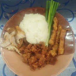 ข้าวเหนียวหน้าสามชั้นการอบ+หมูทอดก.ท.+คอหมูนุ่ม