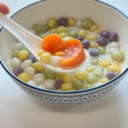 บัวลอยไข่เค็ม
