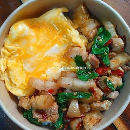 ข้าวกะเพราสามชั้น