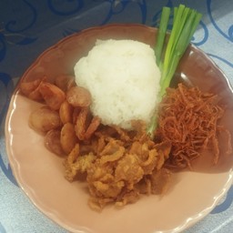 ข้าวเหนียวหน้าหมูฝอย+สามชั้นกรอบ+กุนเชียงทอด