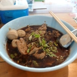 หมวยก๋วยเตี๋ยวเรือ
