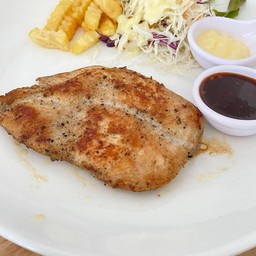 อกไก่พริกไทยดำจิ่มแจ่ว