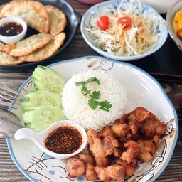 ข้าวไก่ทอดน้ำปลา