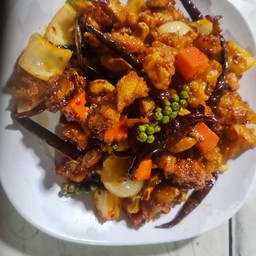 ไก่ผัดเม็ดมะม่วงหิมพานต์