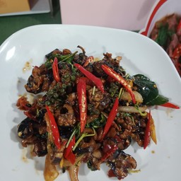 ผัดเผ็ดปลาไหล(เป็นกับ)