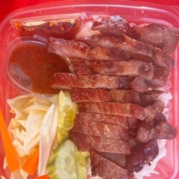 หมูอ้วนอบโอ่ง ตลาดย่าโม