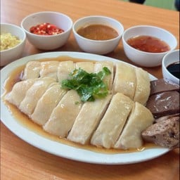 ข้าวมันไก่ 3 เหรียญสาขาหนามแดง สาขาหนามเเดง