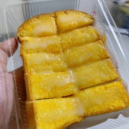 ขนมปังปิ้ง เนยนมข้น+น้ำตาล