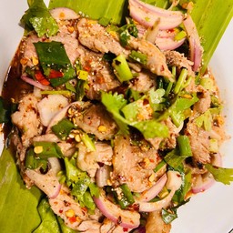 น้ำตกเนื้อ