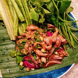 ยำเนื้อย่าง