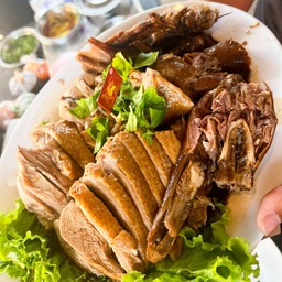 เป็ดพะโล้ (ทั้งตัว)