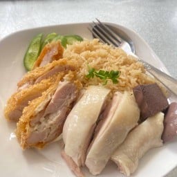 ร้านบ้านสีเผือก พหลโยธิน40