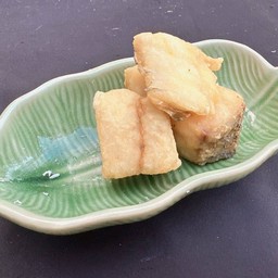 ปลากระพงทอดหั๋นเต๋า