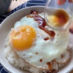 ข้าวไข่ดาว2ฟอง กร๊อบกรอบ