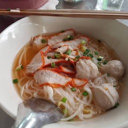 ชายสี่บะหมี่เกี๊ยว บางกรวยไทรน้อย 28