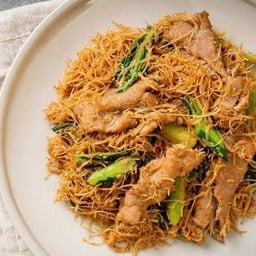 เส้มหมี่ผัดไก่+ไข่1ฟอง