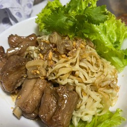 บะหมี่แห้งหมูอบ