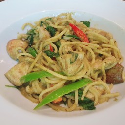สปาเก็ตตี้แกงเขียวหวานไก่( Spaghetti with green chicken curry)