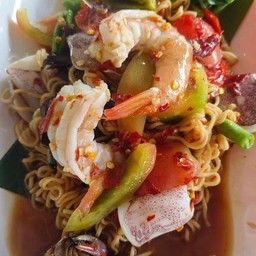 ตำมาม่าทะเล (ไม่มีเส้นมะละกอนะคะ)