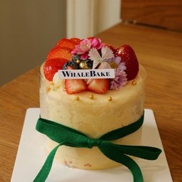Red velvet cake 0.5 LB (รวมตกแต่งแบบในภาพ)