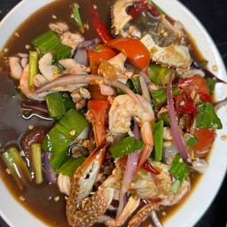 ยำปูม้าสุกกุ้งสุก