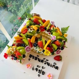 เค้กตัวอักษร ตัว P ตกแต่งผลไม้รวม