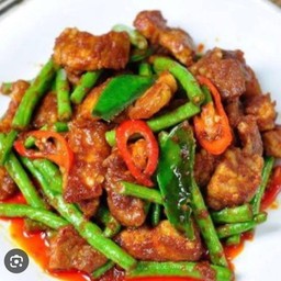ข้าวผัดพริกแกงหมู
