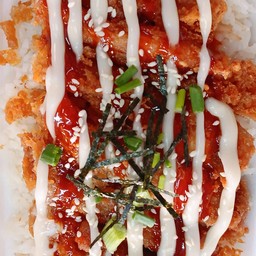 ข้าวมันไก่ทอดซอสฮอตสไปซี่+มายองเนส