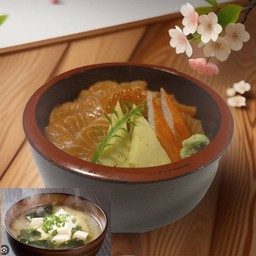 ข้าวหน้าแซลมอนด้ง (ได้ซุป1)