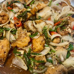 ปลาผัดพริกไทยดำ