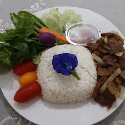 ข้าวเนื้อทอดโบราณ ผัก น้ำพริก