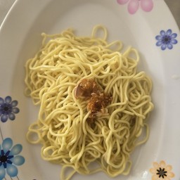 เส้นหมี่เหลืองลวก