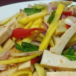 ยำมะม่วงหมูยอ