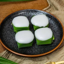 ตะโก้เผือก กล่อง 4 ชิ้น