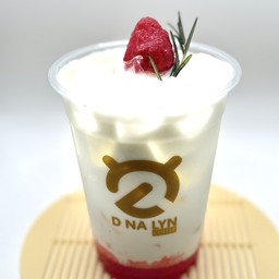 สตอเบอร์รี่นมสด