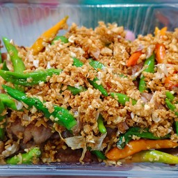 หมูทอดกระเทียมพริกขี้หนูสด