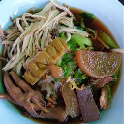 ก๋วยเตี๋ยวไก่ตุ๋นมะระ(เส้นเล็ก)