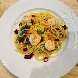 สปาเก็ตตี้ ผัดพริกแห้ง - กุ้ง