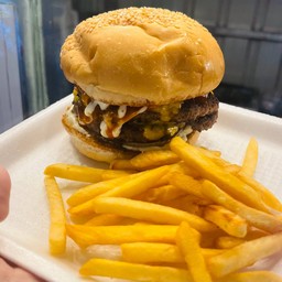 ชุดดับเบิ้ลชีสเบอเกอ และมันฝรั่งทอด