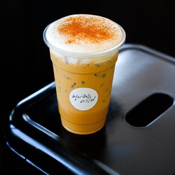 คาปูชิโน่เย็น (มีส่วนผสมของนมข้นหวาน)