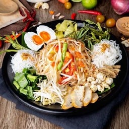 ส้มตำอีสานพาแซ่บ ร้านลาบข้างป้ายหน้าวัดกู่เสือ -