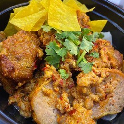 ขนมจีบกุ้ง(ทอด)ทรงเครื่อง