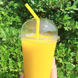 Mango smoothie,สมูทตี้มะม่วง ,นมสด,กรีกโยเกิร์ต (ผลไม้สด เลือกได้ตามใจ)
