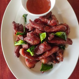 หมูแดดเดียวทอด