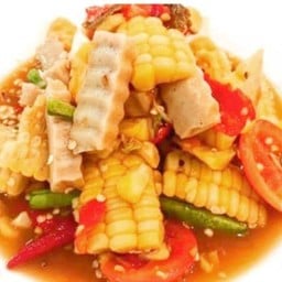 ตำข้าวโพดใส่หมูยอปลาร้า